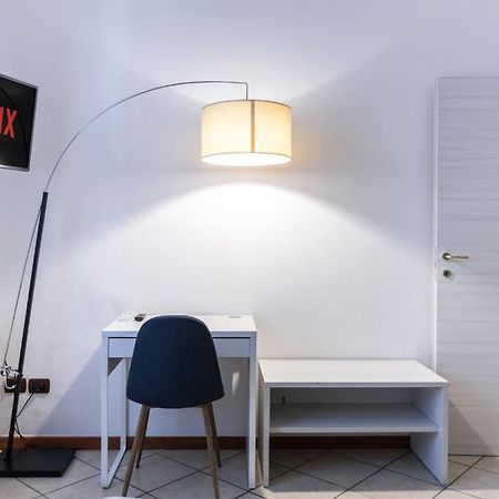 Elegant Citylife Apartment- Metro Access - Double Rooms Milano Esterno foto