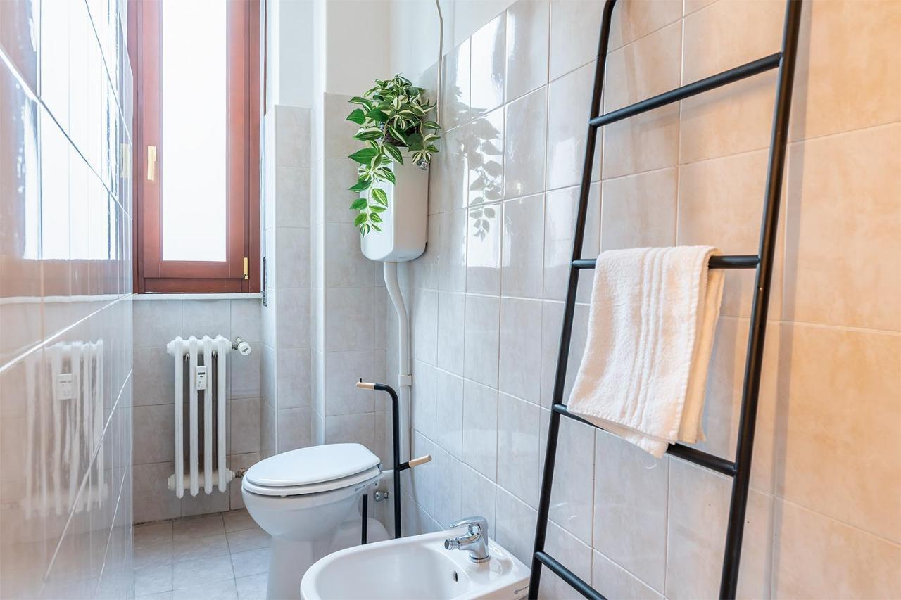 Elegant Citylife Apartment- Metro Access - Double Rooms Milano Esterno foto