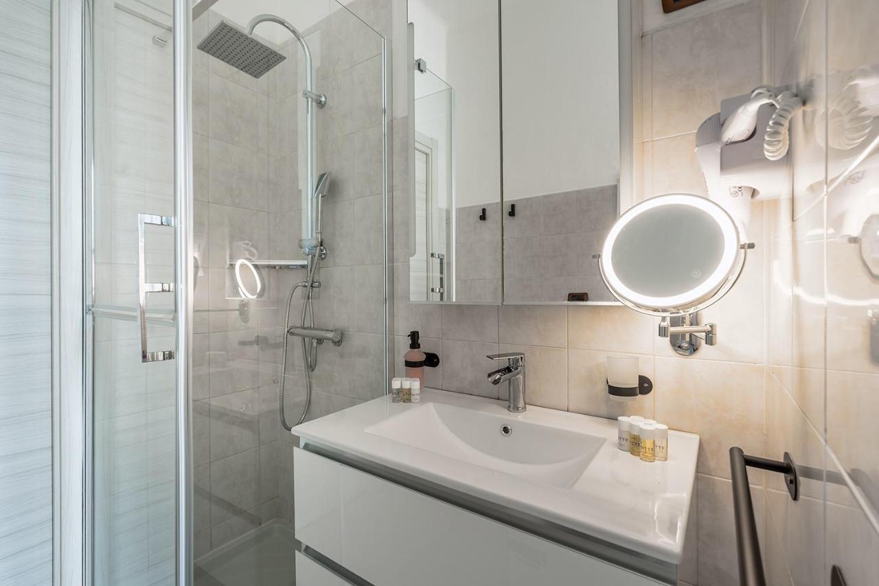 Elegant Citylife Apartment- Metro Access - Double Rooms Milano Esterno foto