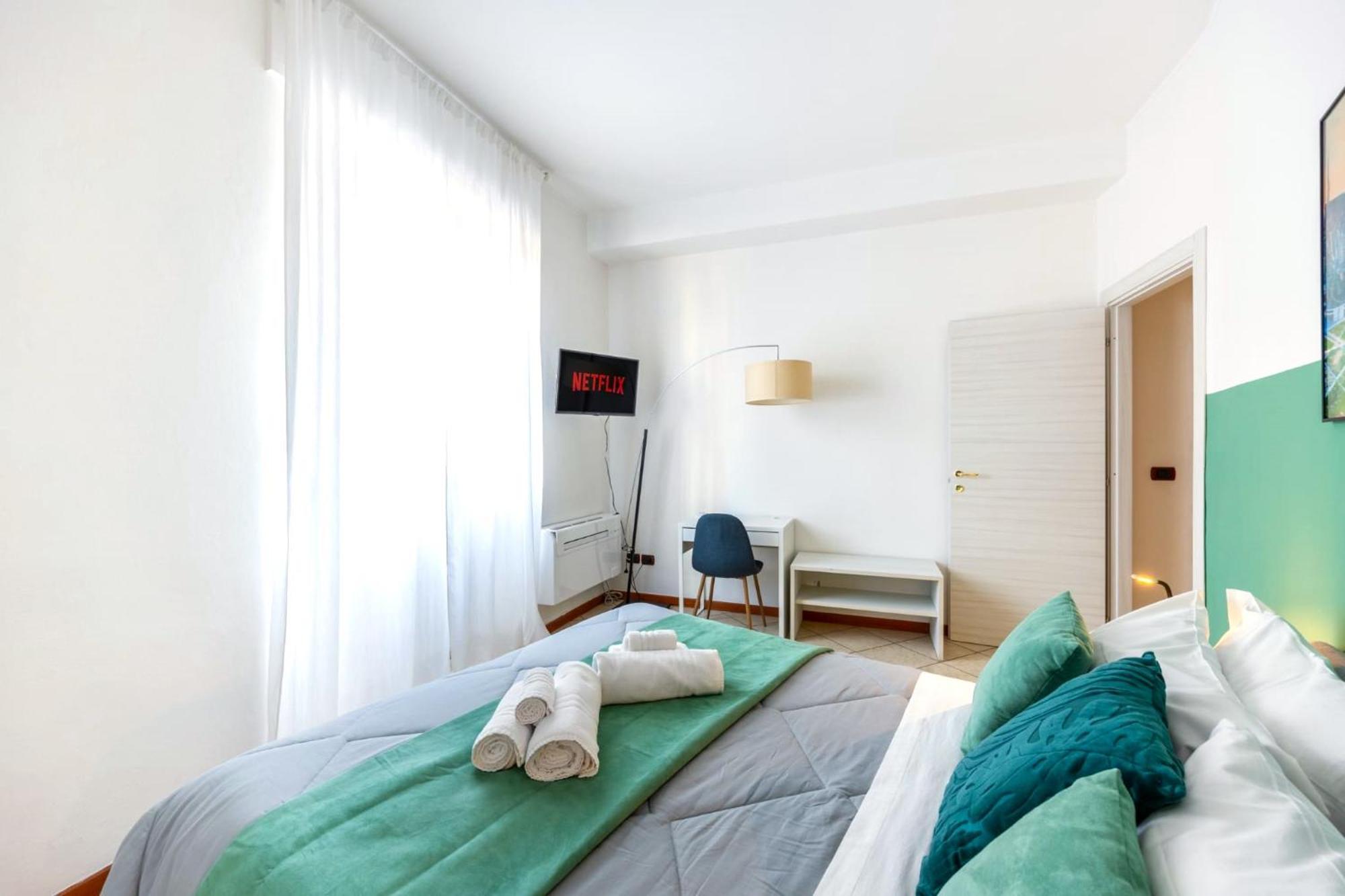 Elegant Citylife Apartment- Metro Access - Double Rooms Milano Esterno foto